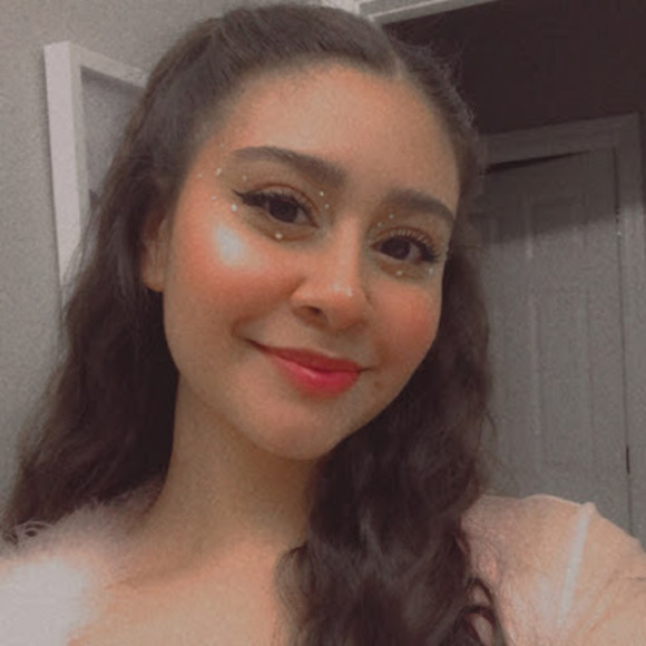 Meet your Posher, Halle - Picture 1 of 1